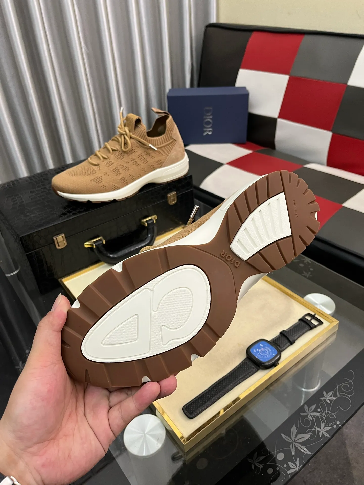 Men's shoes 💰: 400⌚️⌚️2025 new Dior fly-knit breathable casual men's shoes are on the market, original order, impeccable, the upper is made of imported fly-knit, and the original outsole is made one to one quarter. It is super comfortable on the feet. It is a must-buy pair of shoes. Available in sizes 38-446️⃣